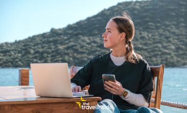 Minimalist Nomad Life & Relax Travel